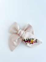 Hand Embroidered Bow - Chunky - Light Pink - Floral Bunch