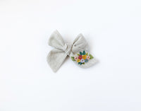 Hand Embroidered Bow - Chunky - Flax - Roses