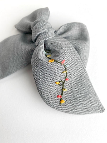 Hand Embroidered Bow - Chunky - Lights